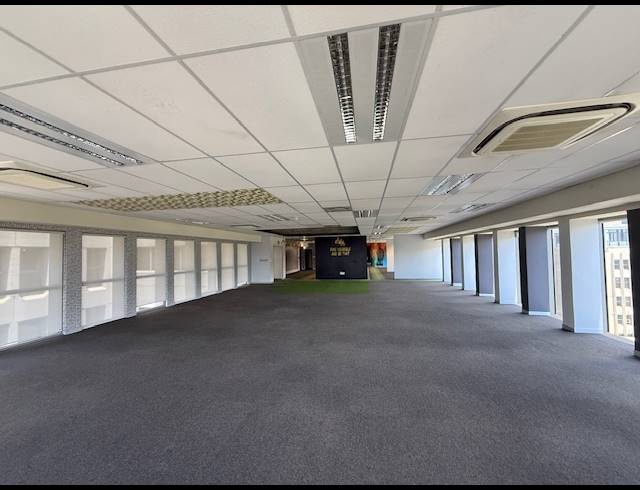 383.50M² OFFICE TO LET IN FORESHORE
